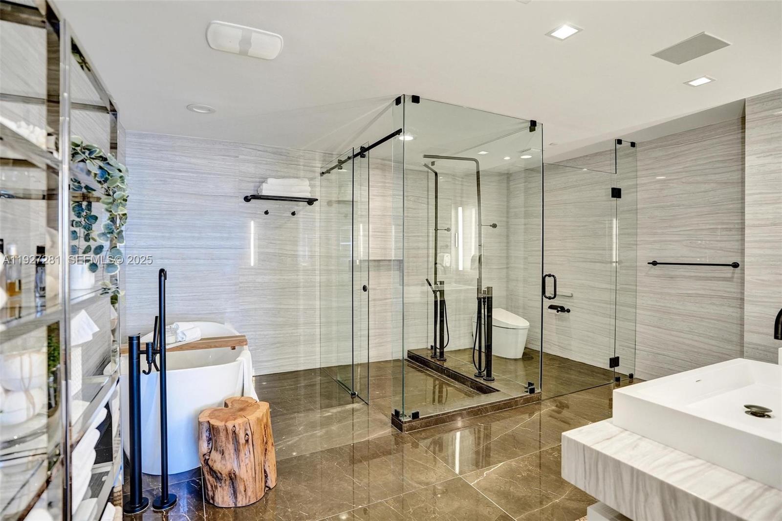 2200 FORT LAUDERDALE BEAC - Residential