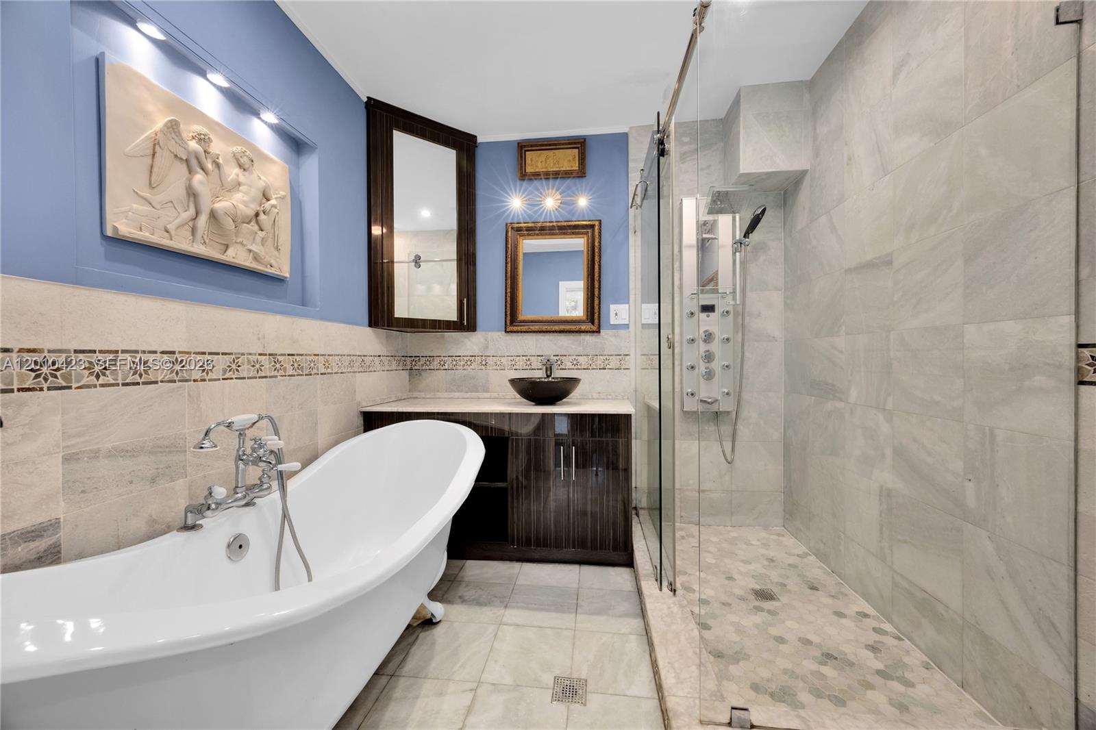 AQUA MARINE - Residential