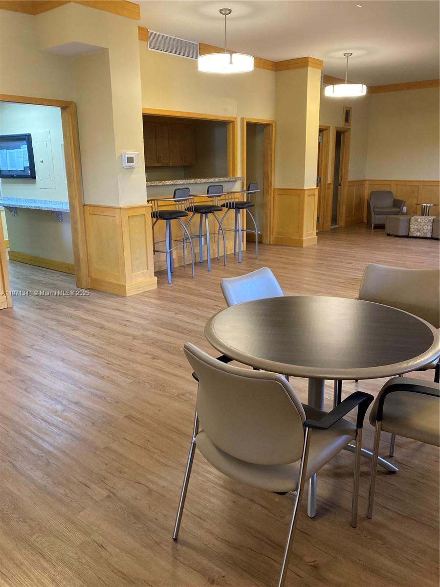 CANONGATE CONDO NO ONE - Residential