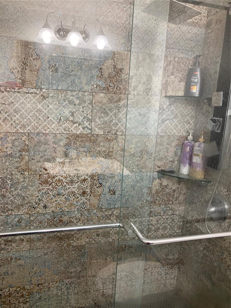 CANONGATE CONDO NO ONE - Residential