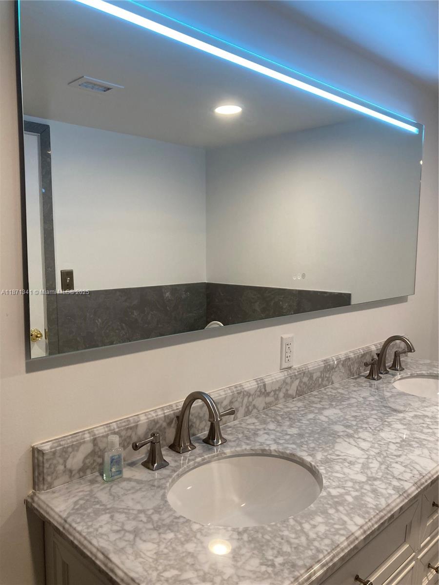 CANONGATE CONDO NO ONE - Residential