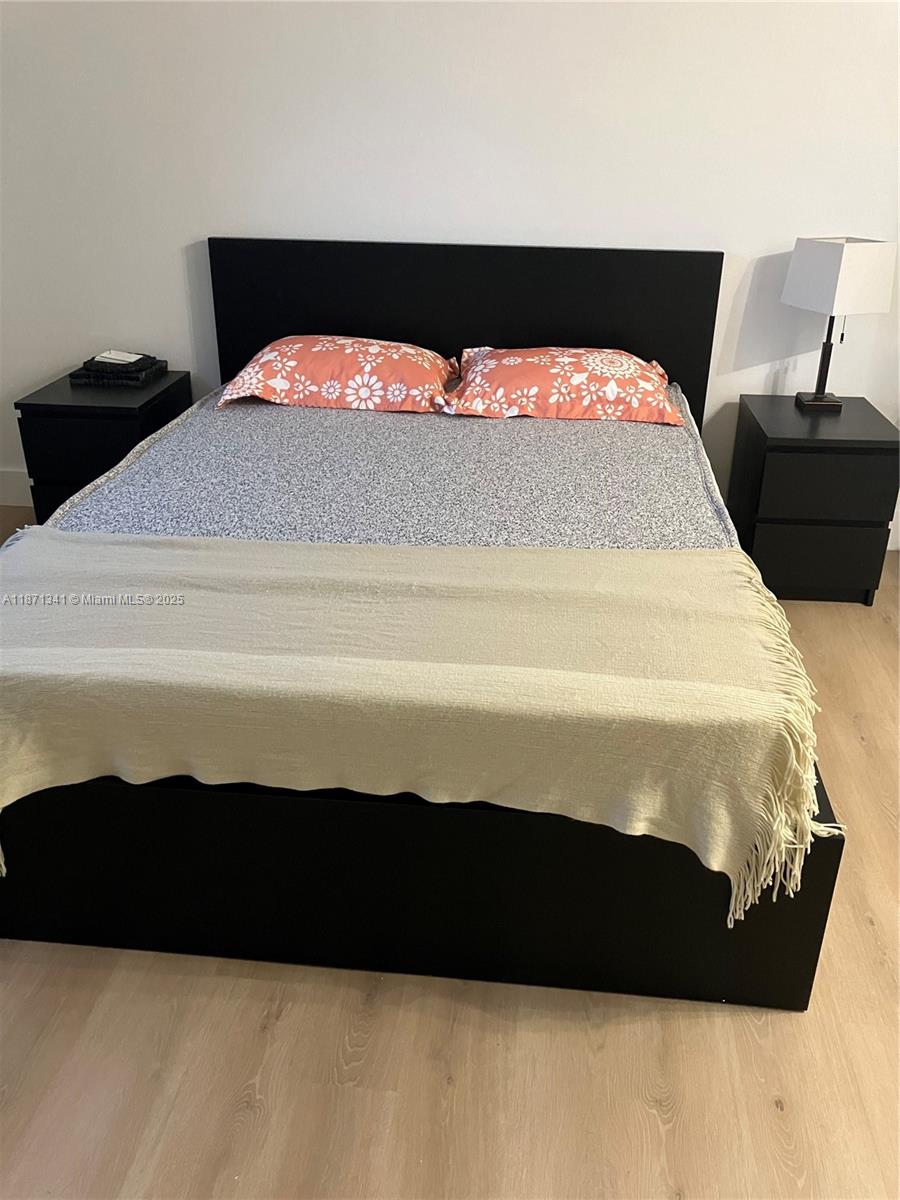 CANONGATE CONDO NO ONE - Residential