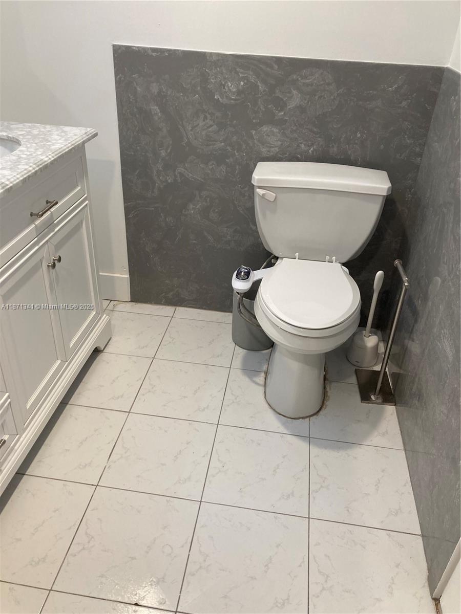 CANONGATE CONDO NO ONE - Residential