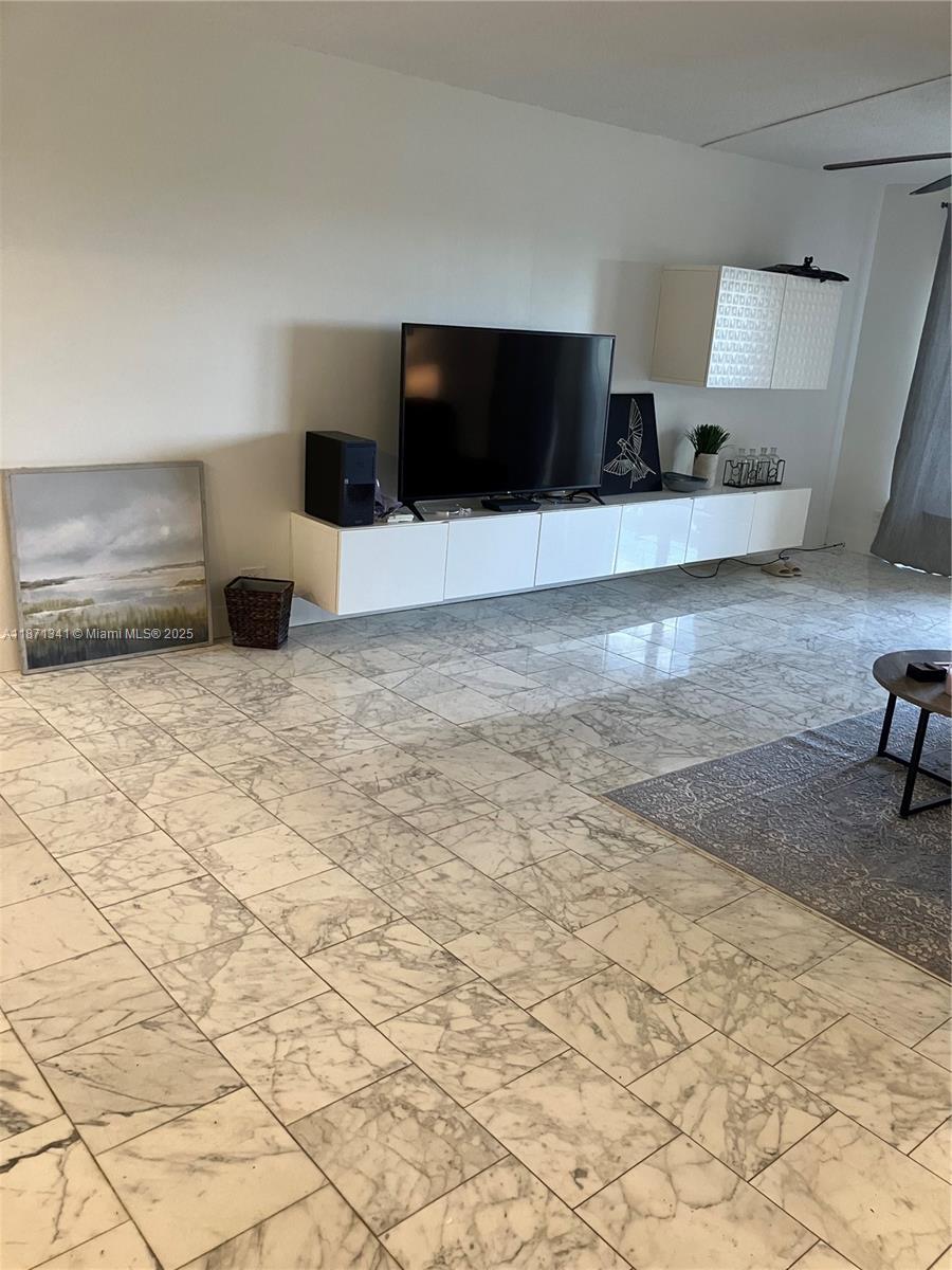 CANONGATE CONDO NO ONE - Residential