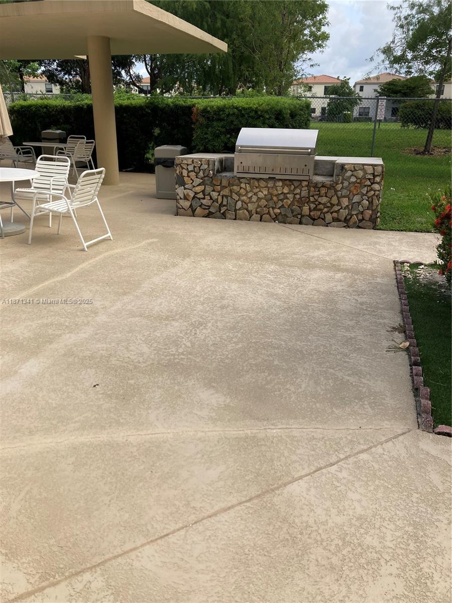 CANONGATE CONDO NO ONE - Residential