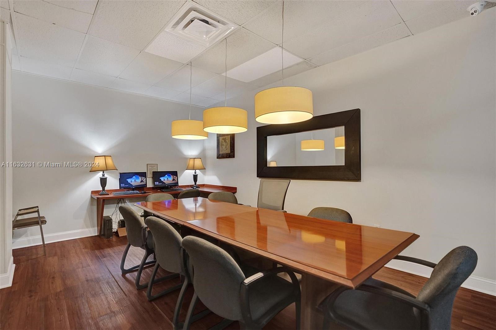 ARLEN HOUSE WEST CONDO - Residential