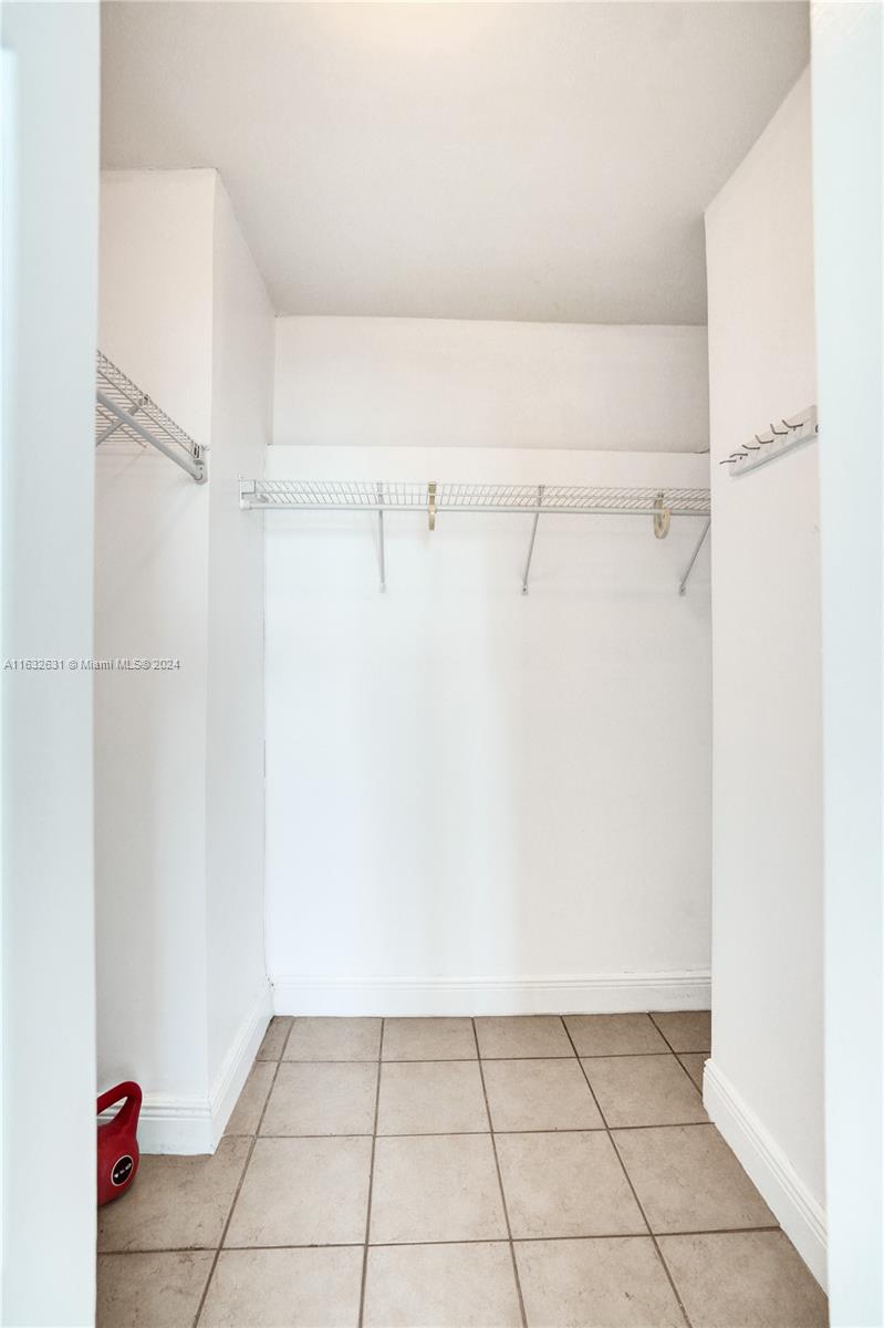 ARLEN HOUSE WEST CONDO - Residential
