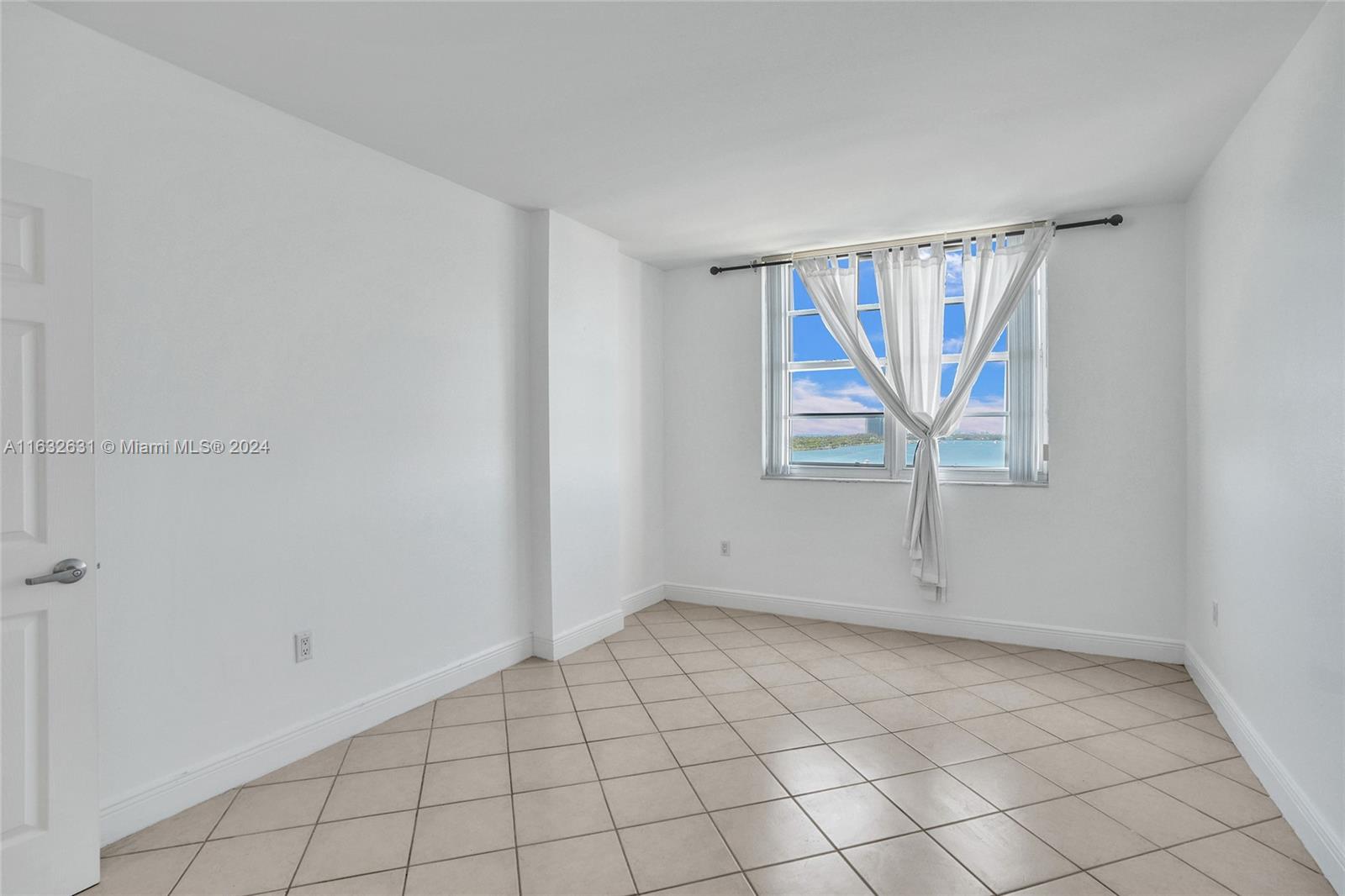 ARLEN HOUSE WEST CONDO - Residential
