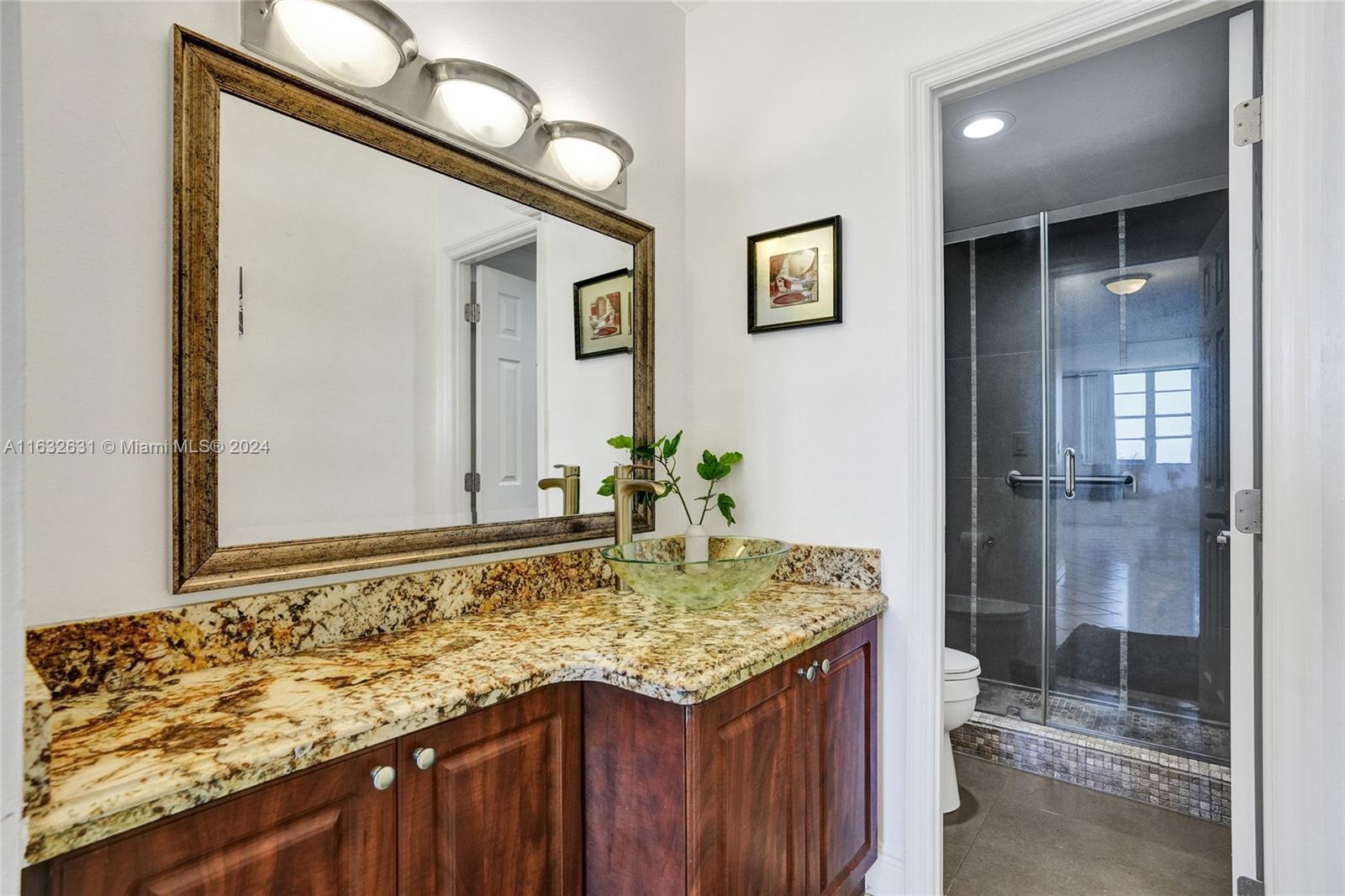 ARLEN HOUSE WEST CONDO - Residential