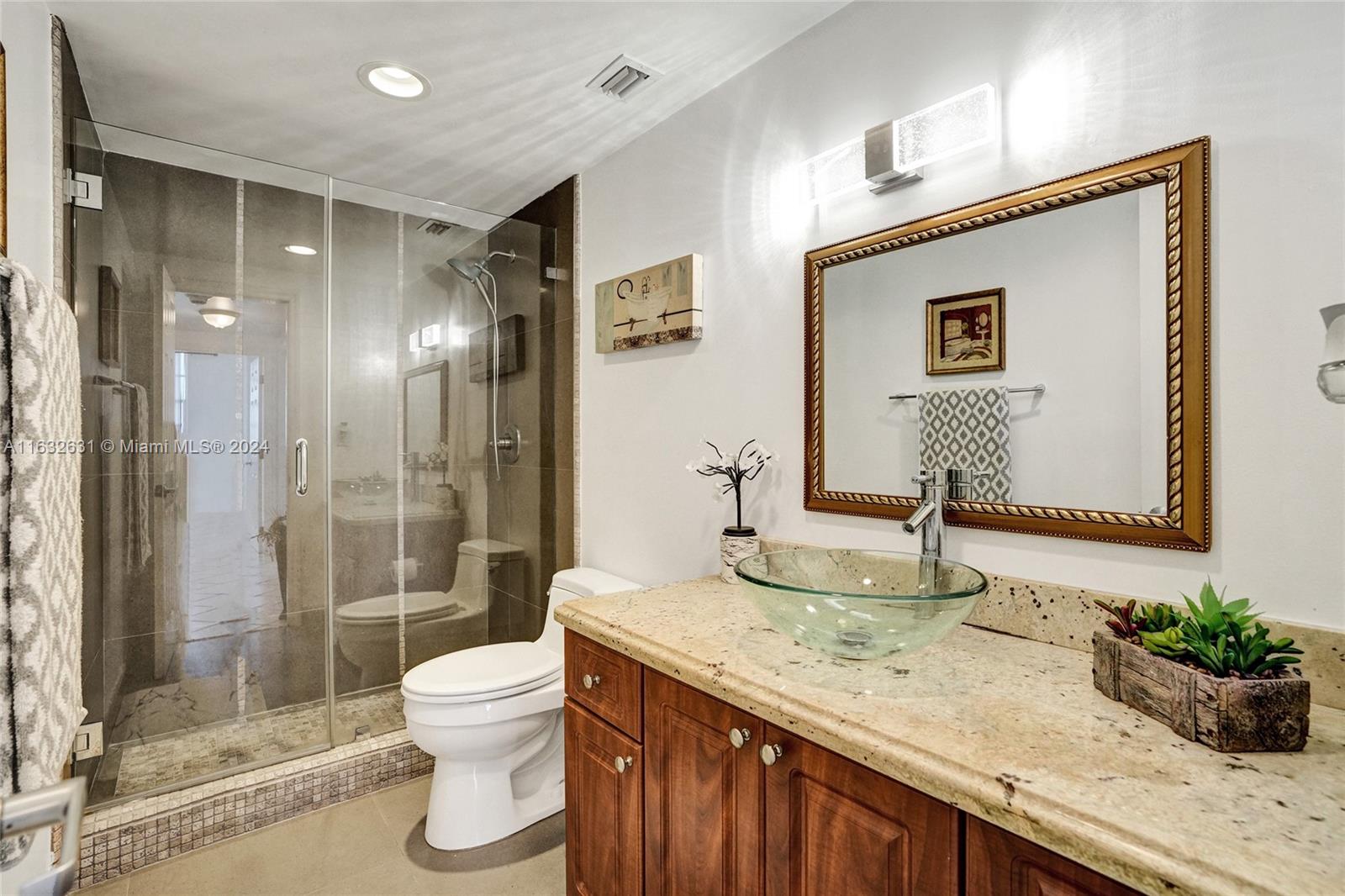 ARLEN HOUSE WEST CONDO - Residential