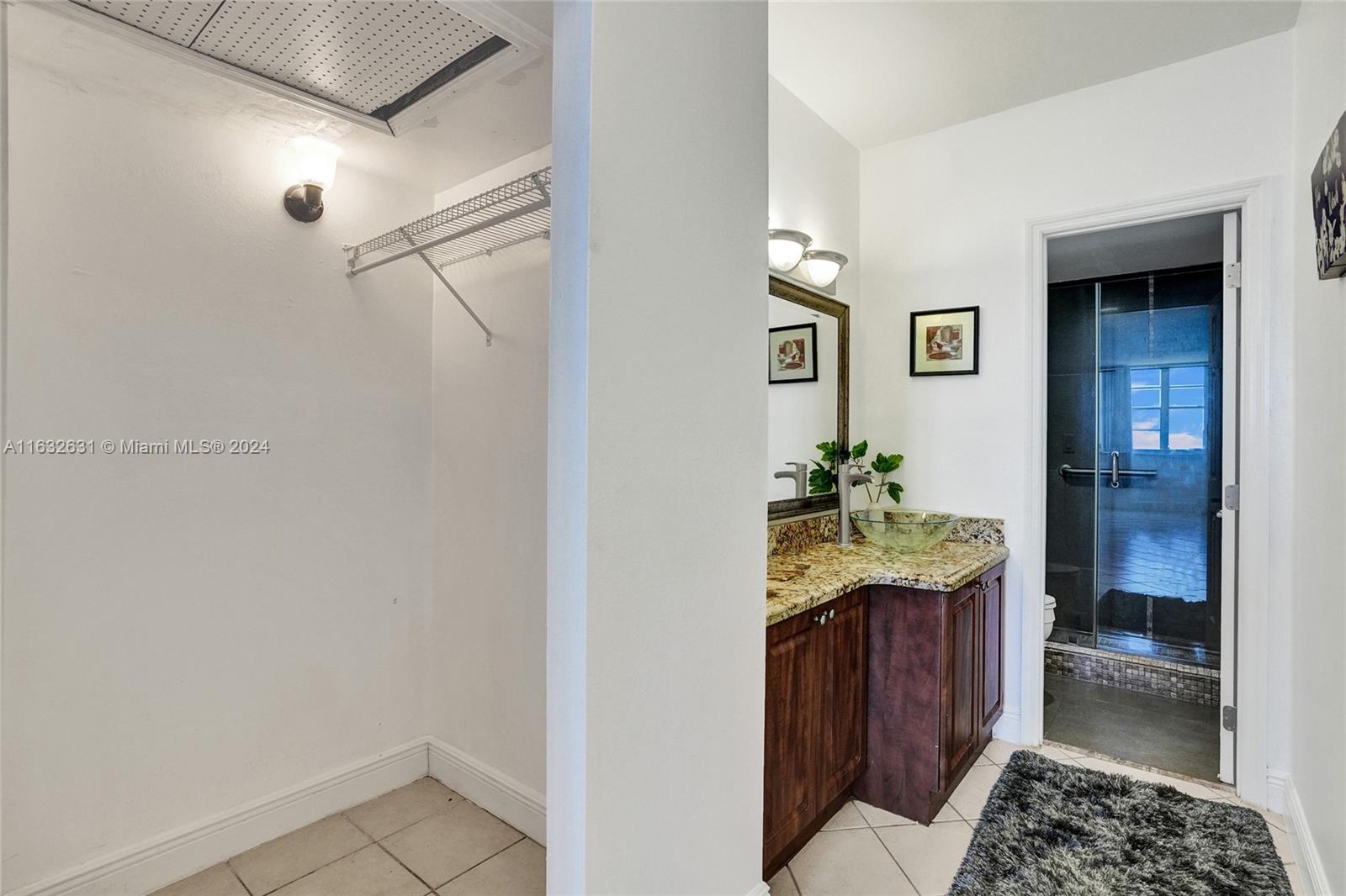 ARLEN HOUSE WEST CONDO - Residential