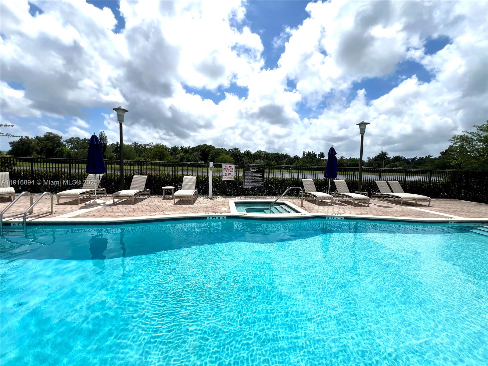 TROTTERS CHASE - Residential