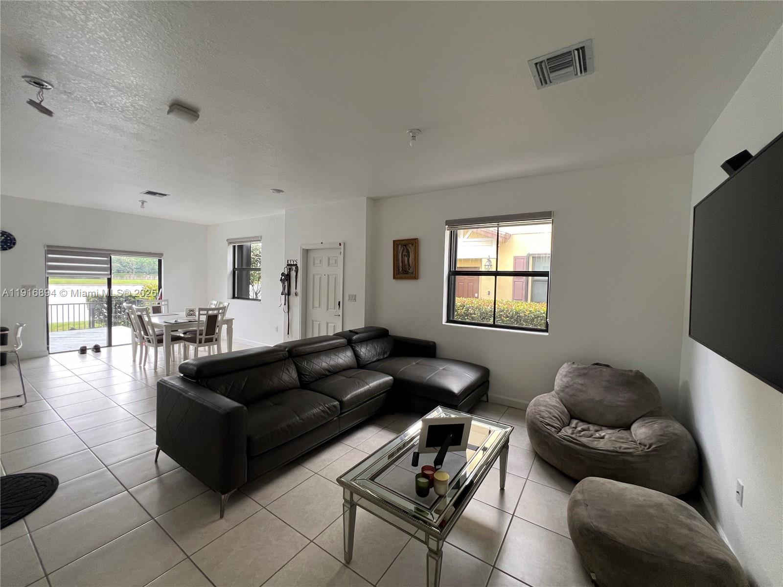 TROTTERS CHASE - Residential