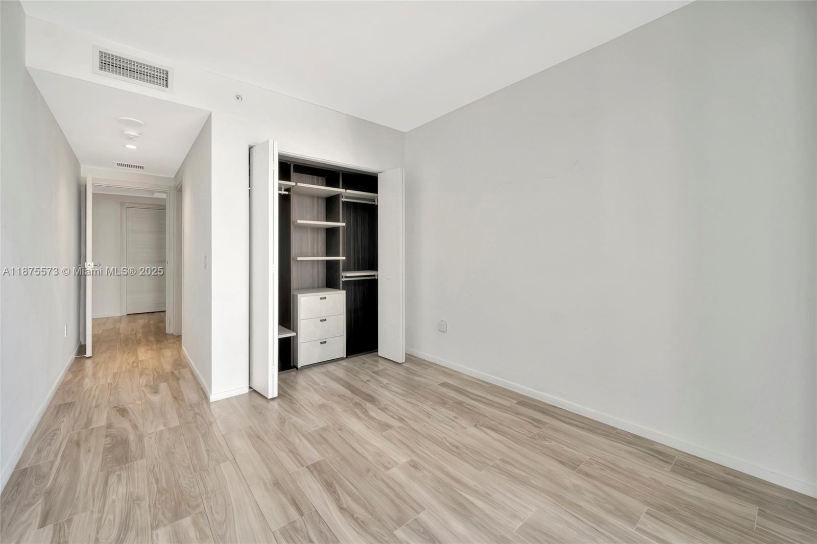 801 SMA RESIDENCES CONDO - Residential