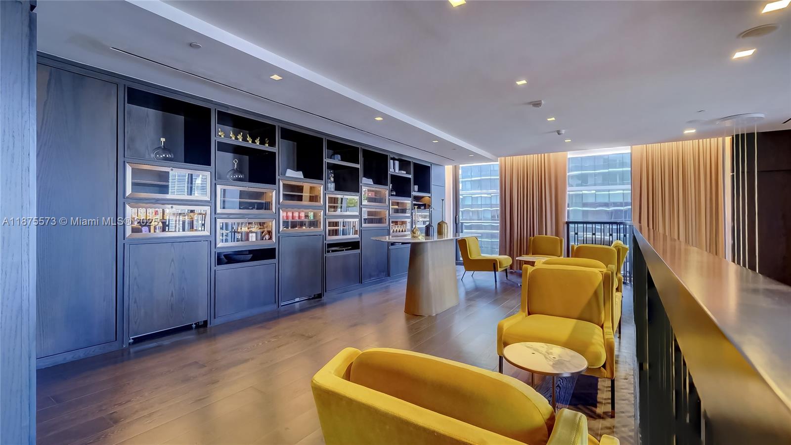 801 SMA RESIDENCES CONDO - Residential