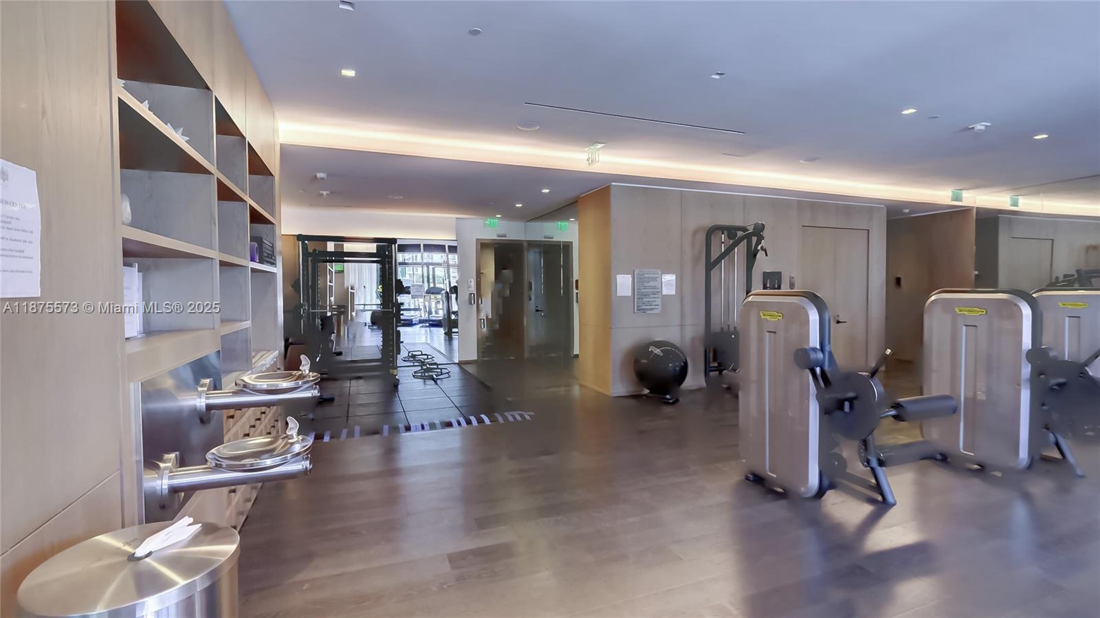 801 SMA RESIDENCES CONDO - Residential