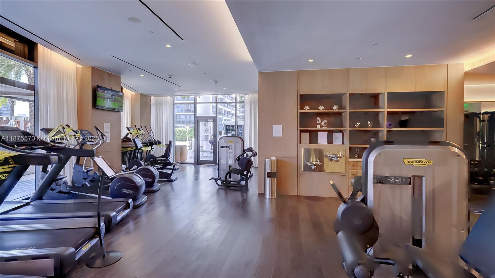 801 SMA RESIDENCES CONDO - Residential