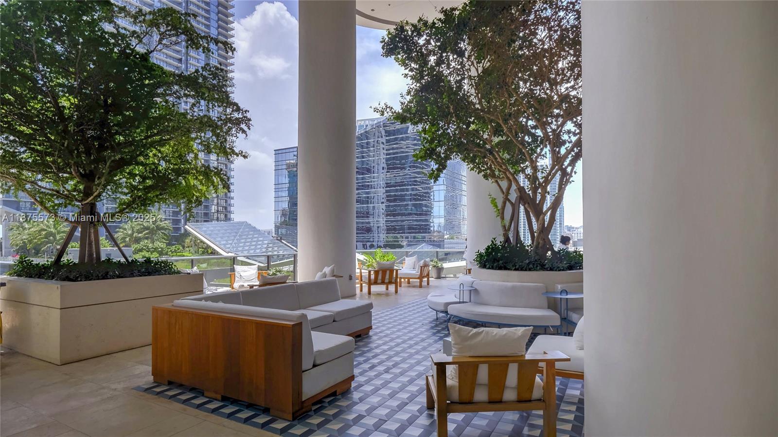 801 SMA RESIDENCES CONDO - Residential