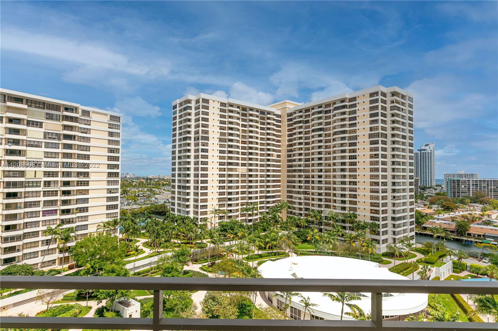 OLYMPUS CONDO PH A - Residential