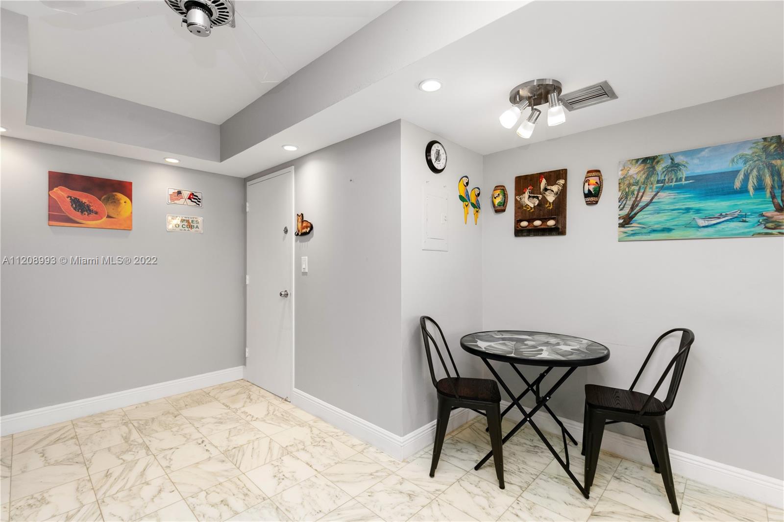 OLYMPUS CONDO PH A - Residential