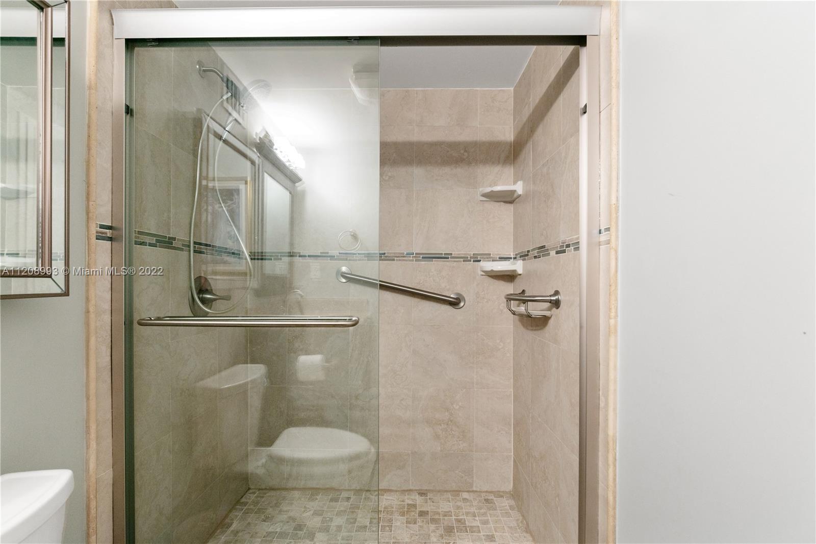OLYMPUS CONDO PH A - Residential