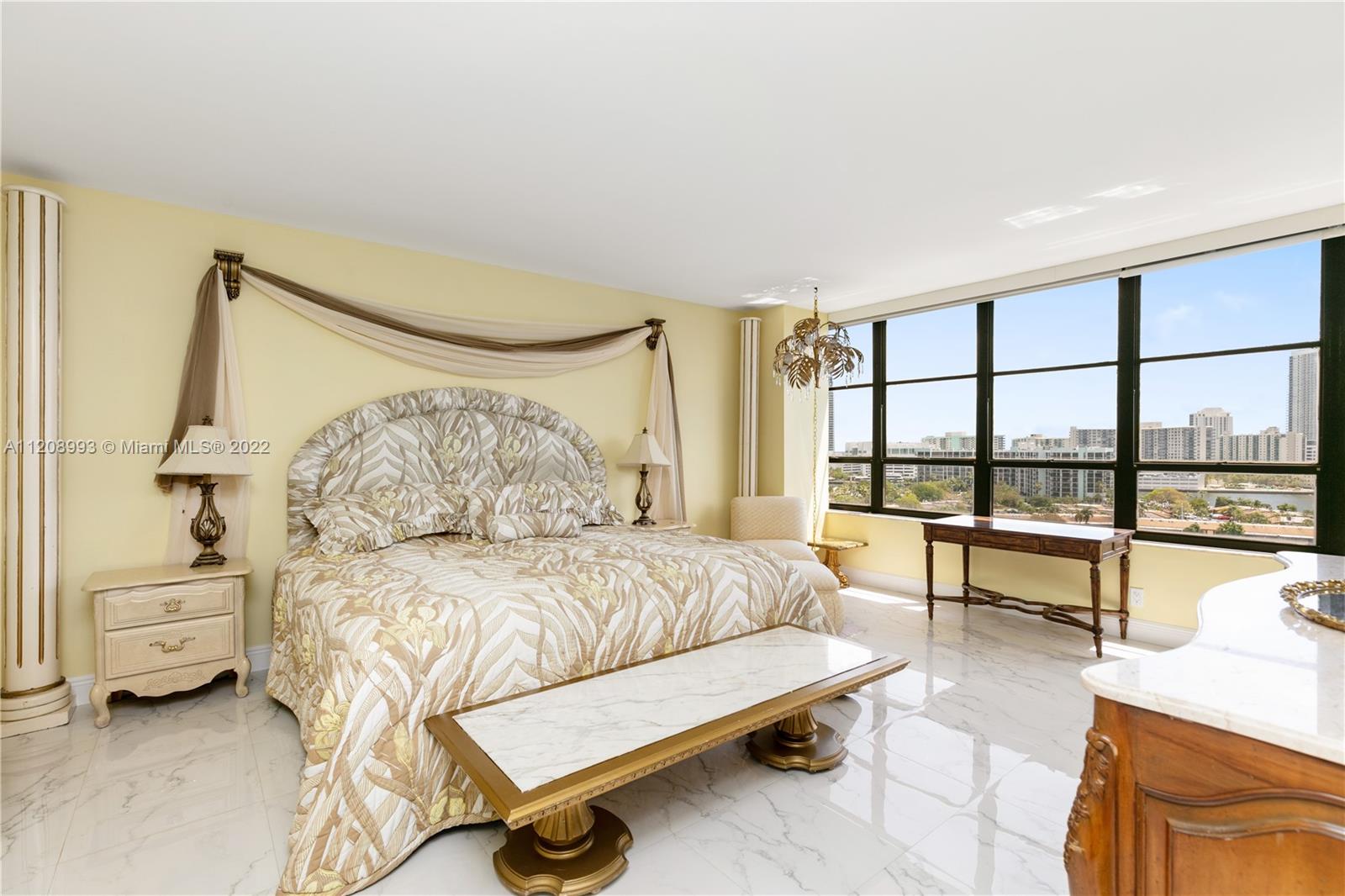 OLYMPUS CONDO PH A - Residential