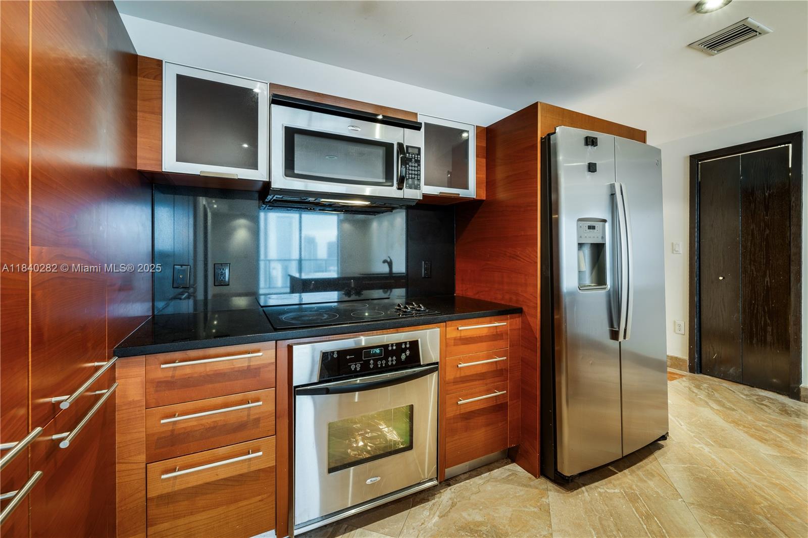 1900 N Bayshore Dr 3715