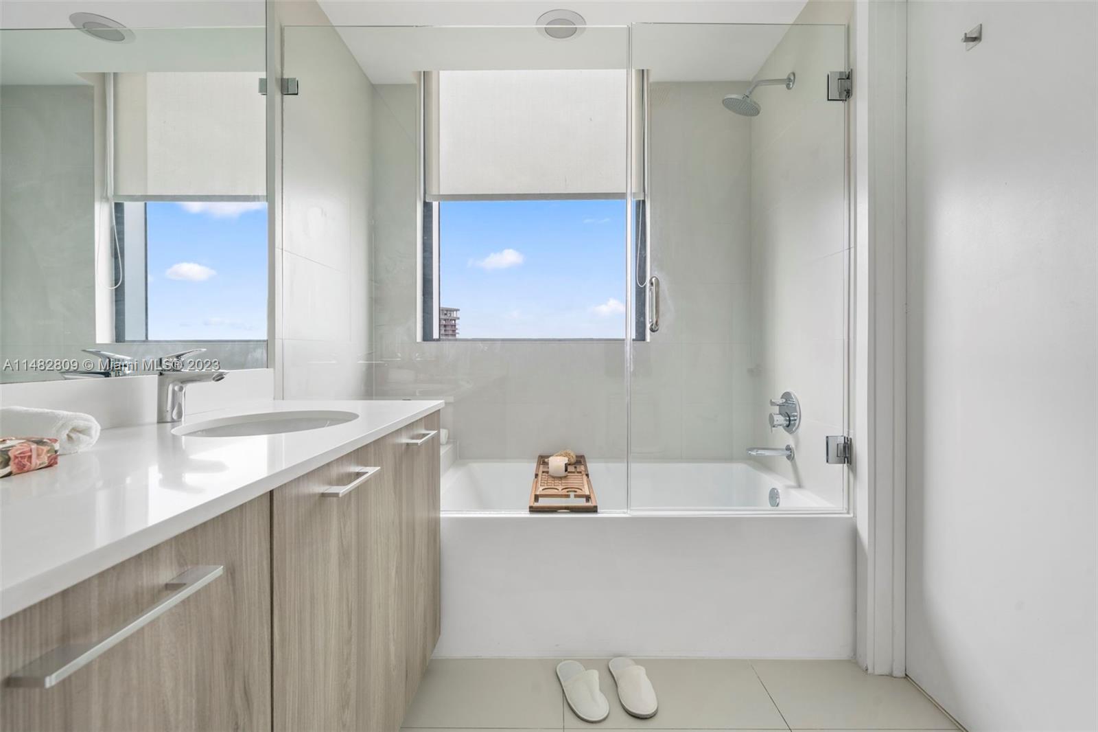 PARAISO BAYVIEWS CONDO - Residential Lease