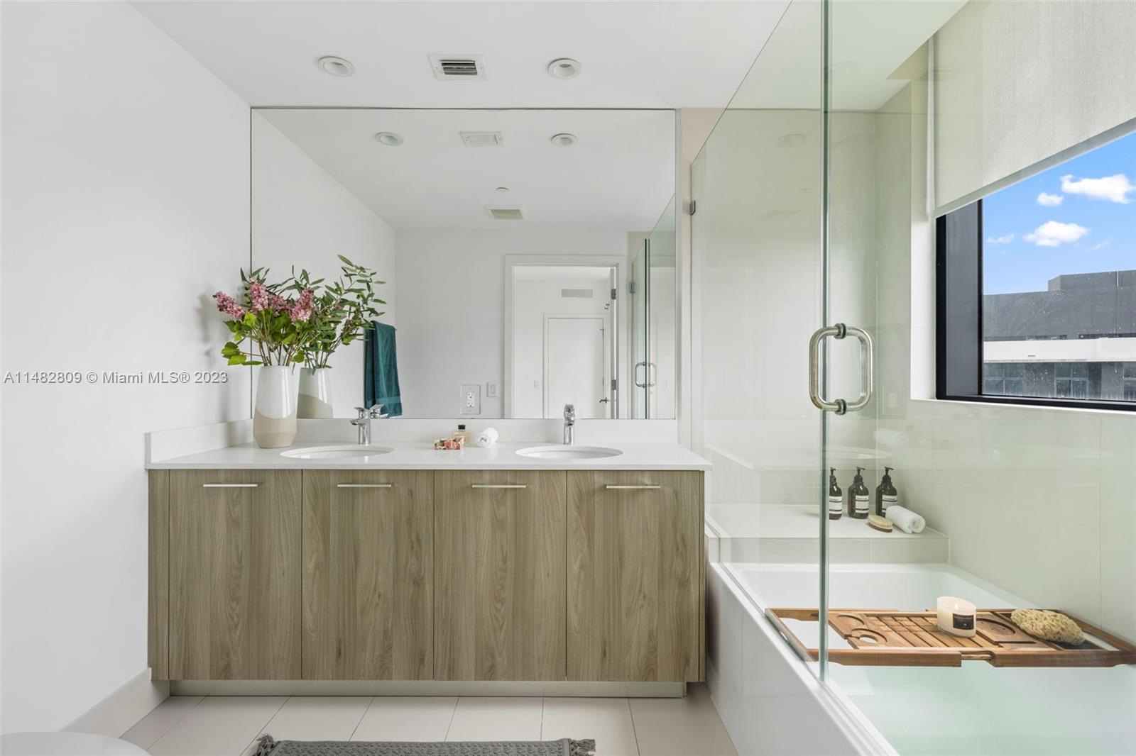 PARAISO BAYVIEWS CONDO - Residential Lease