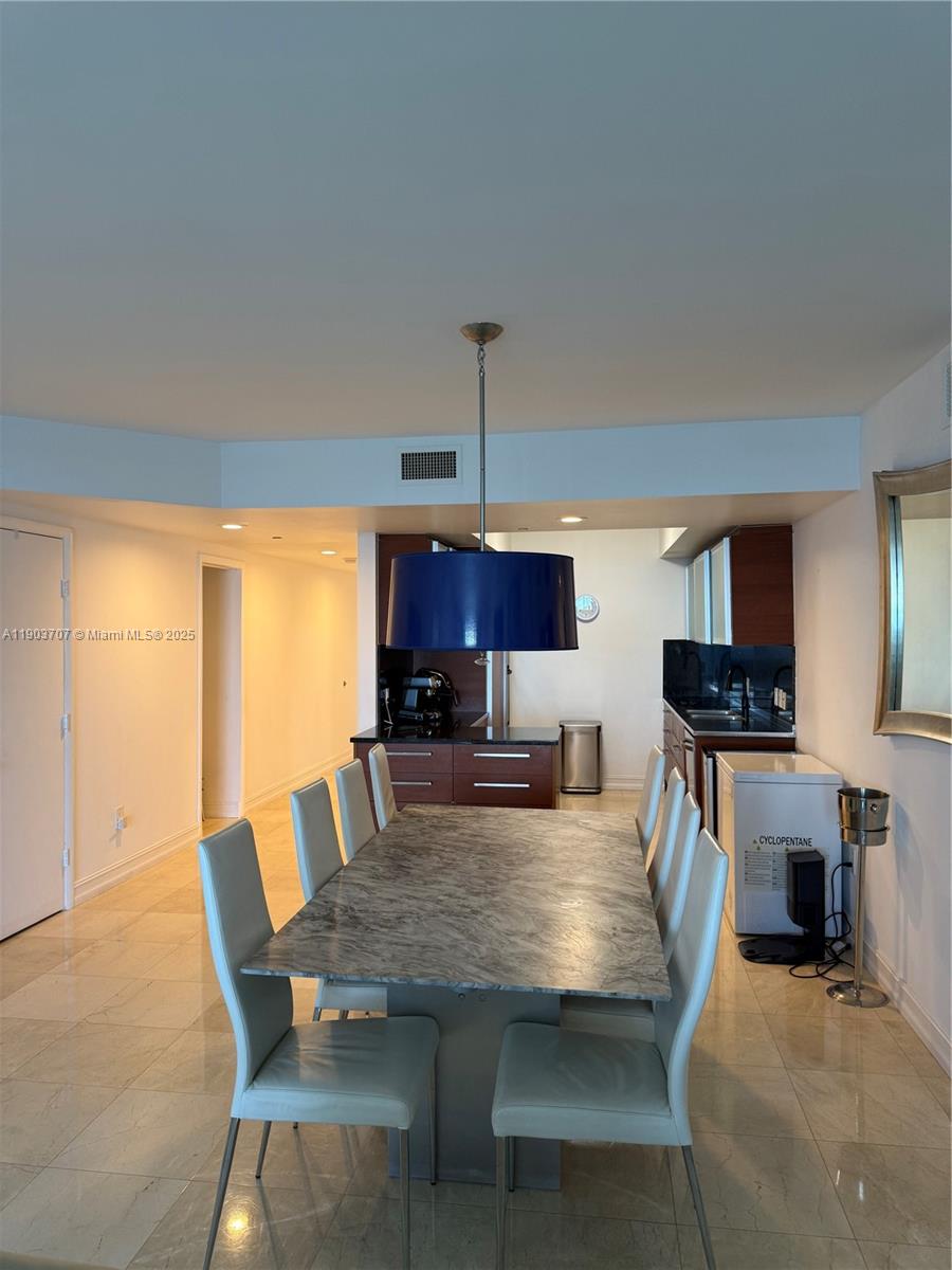 BEACH CLUB CONDO - Residential Lease