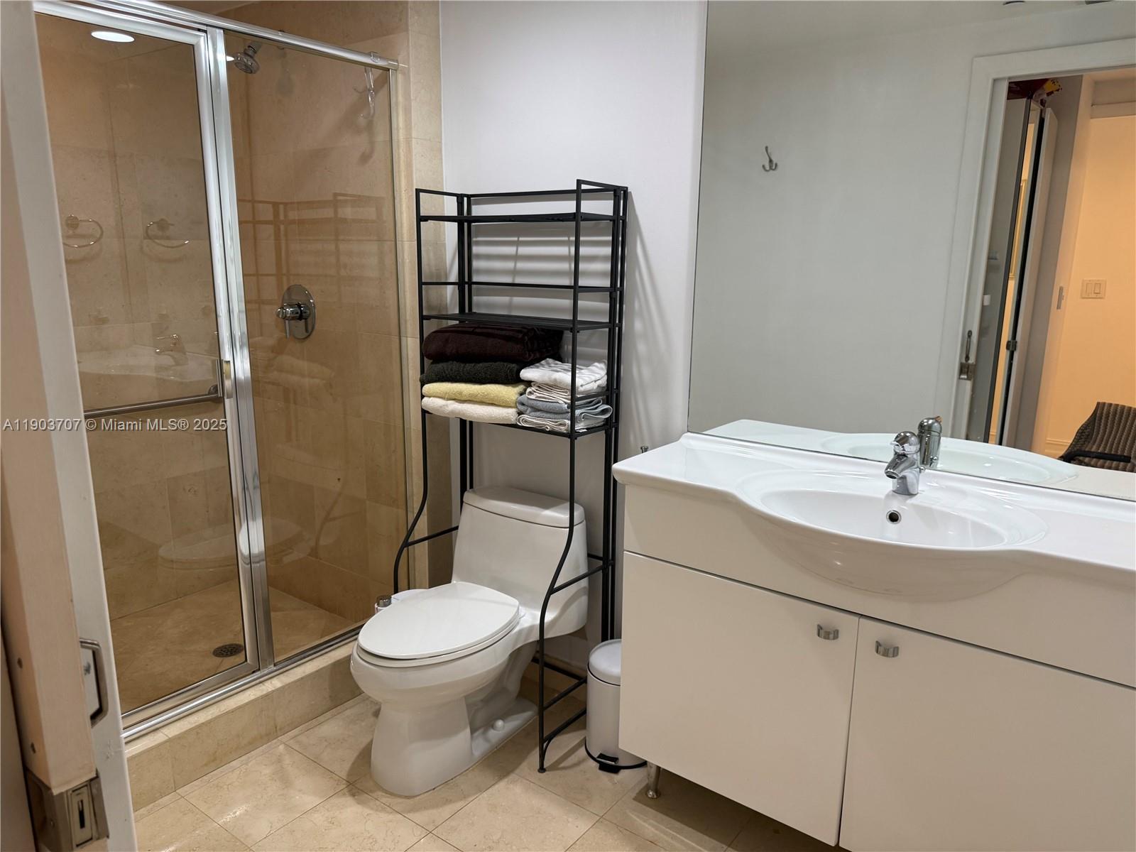 BEACH CLUB CONDO - Residential Lease