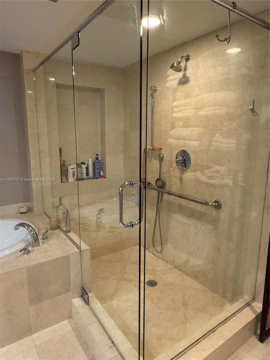 BEACH CLUB CONDO - Residential Lease