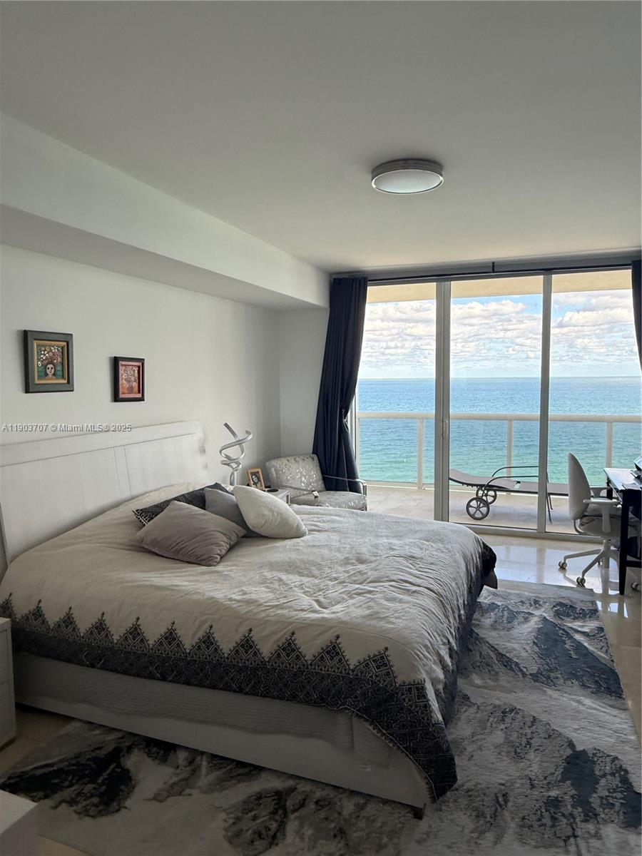 BEACH CLUB CONDO - Residential Lease