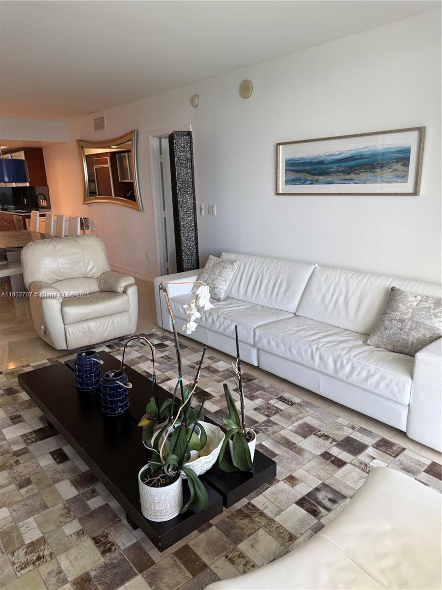 BEACH CLUB CONDO - Residential Lease