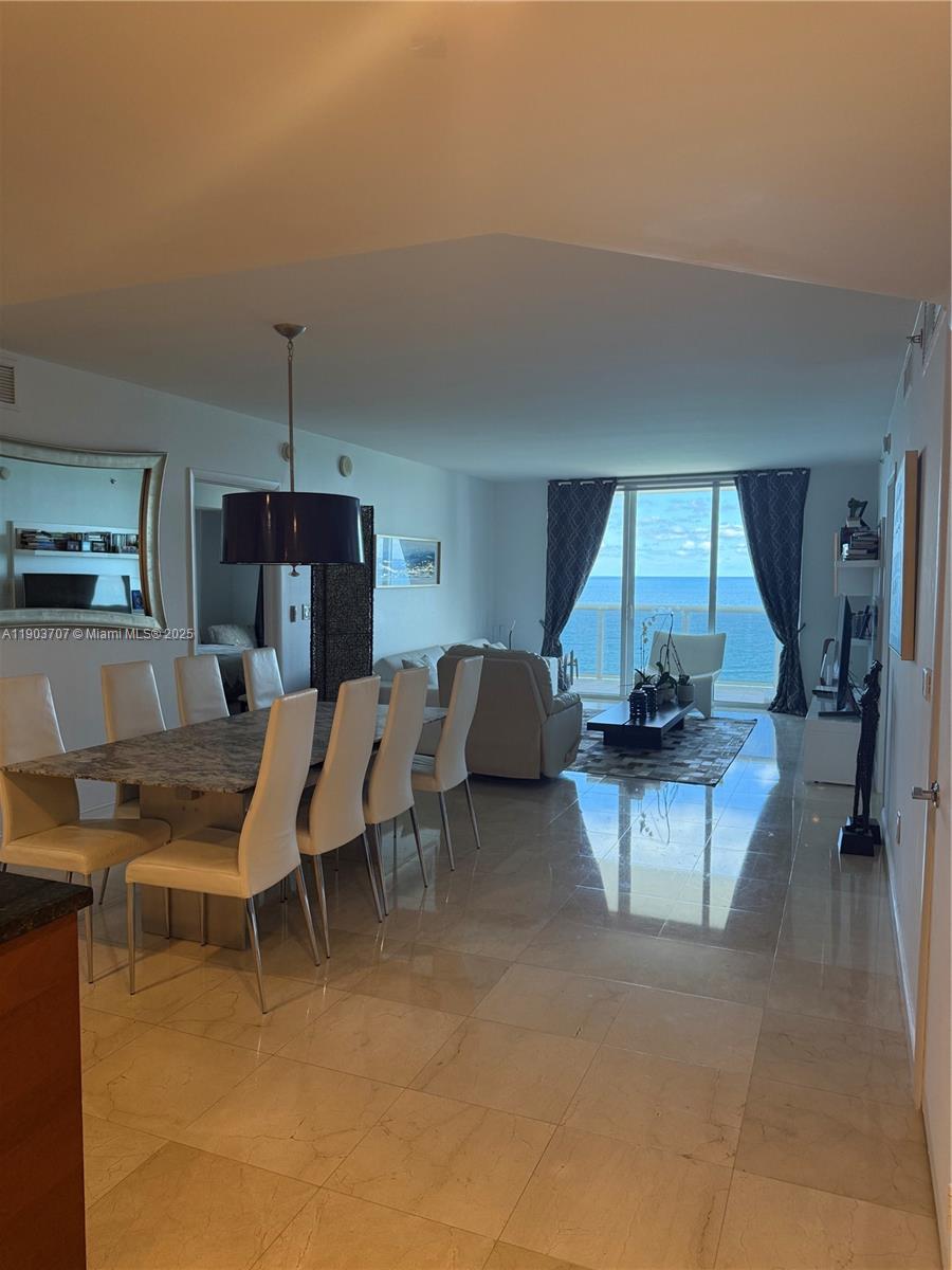 BEACH CLUB CONDO - Residential Lease