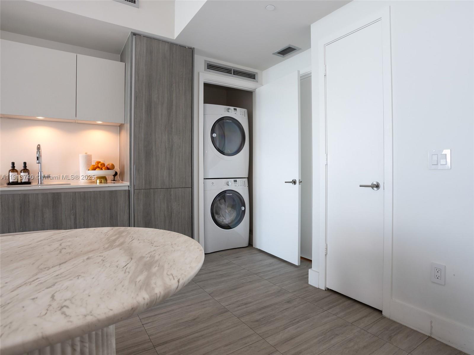 BISCAYNE BEACH CONDO - Residential Lease