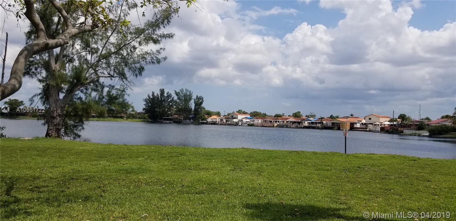 LAGO GRANDE ONE CONDO - Residential