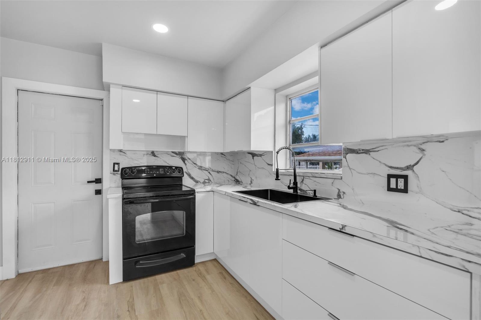 NORMANDY PARK - Residential