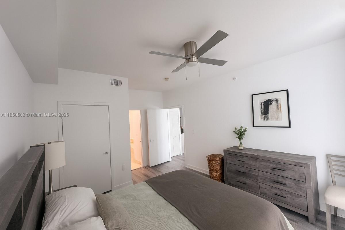 79 SW 12th St 2809-S