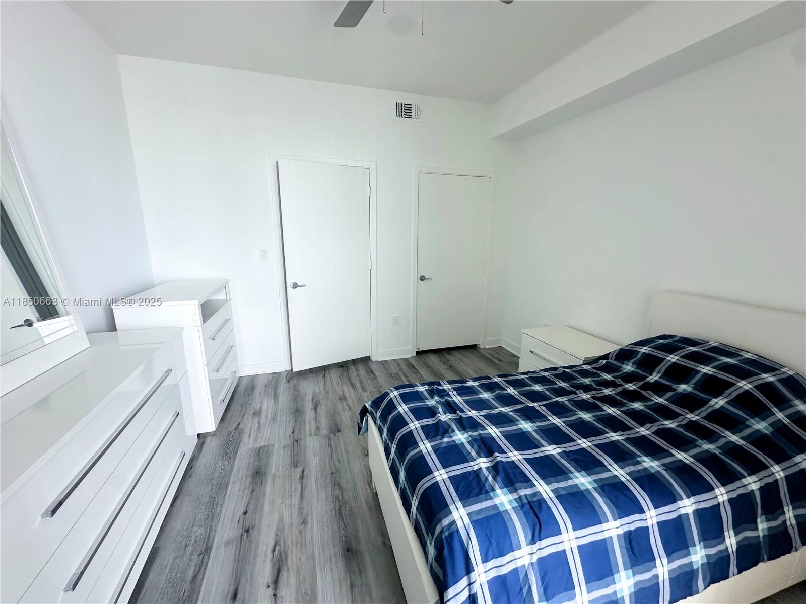 79 SW 12th St 2809-S