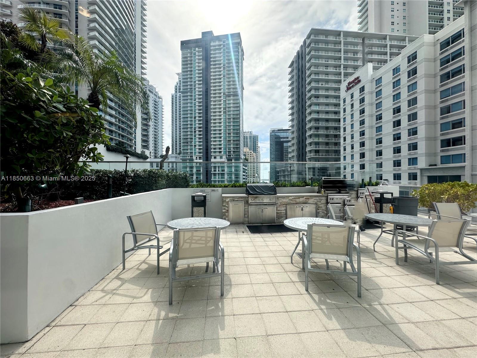 THE AXIS ON BRICKELL COND - Residential