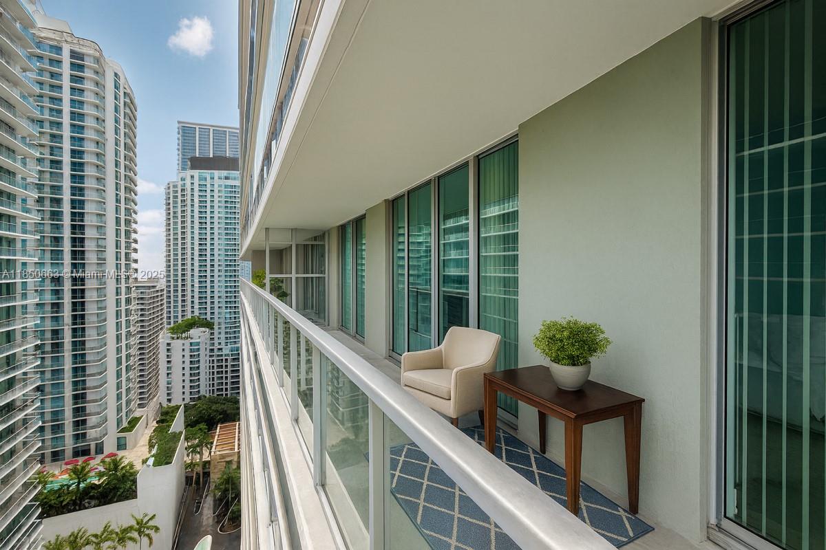 THE AXIS ON BRICKELL COND - Residential