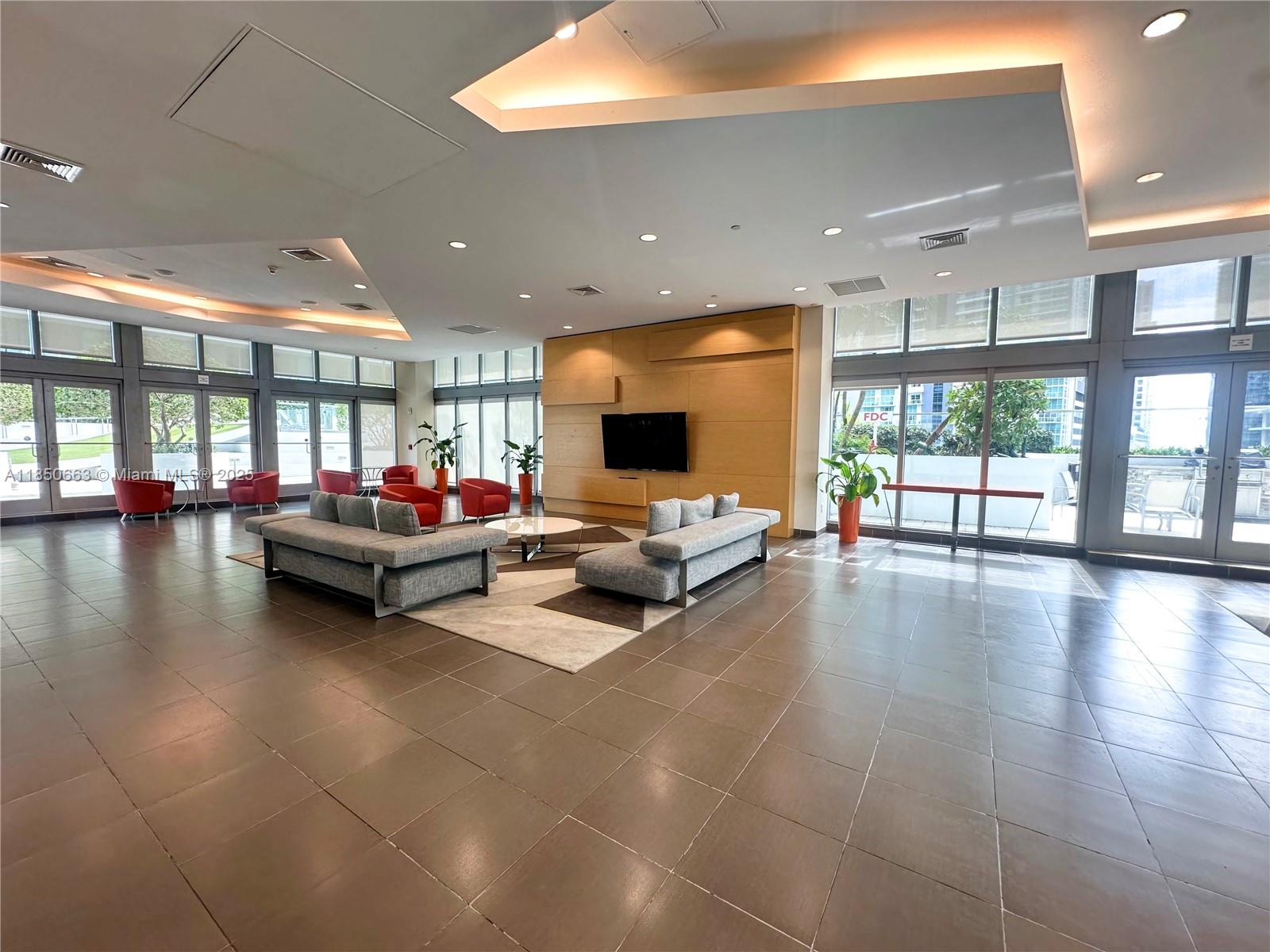 THE AXIS ON BRICKELL COND - Residential