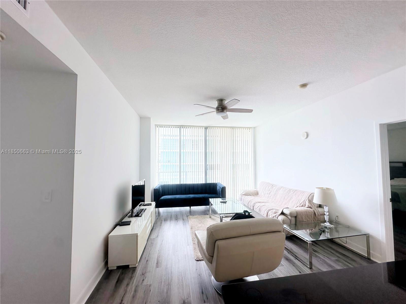 79 SW 12th St 2809-S