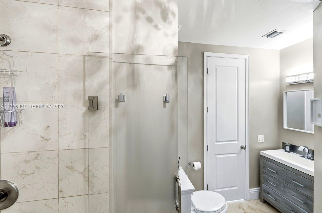 OAK RIDGE FALLS - Residential