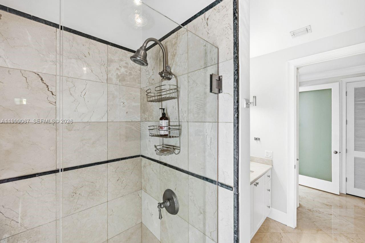 OAK RIDGE FALLS - Residential