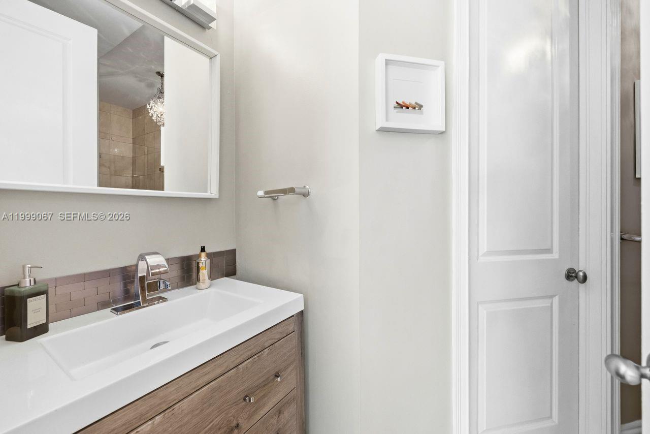 OAK RIDGE FALLS - Residential