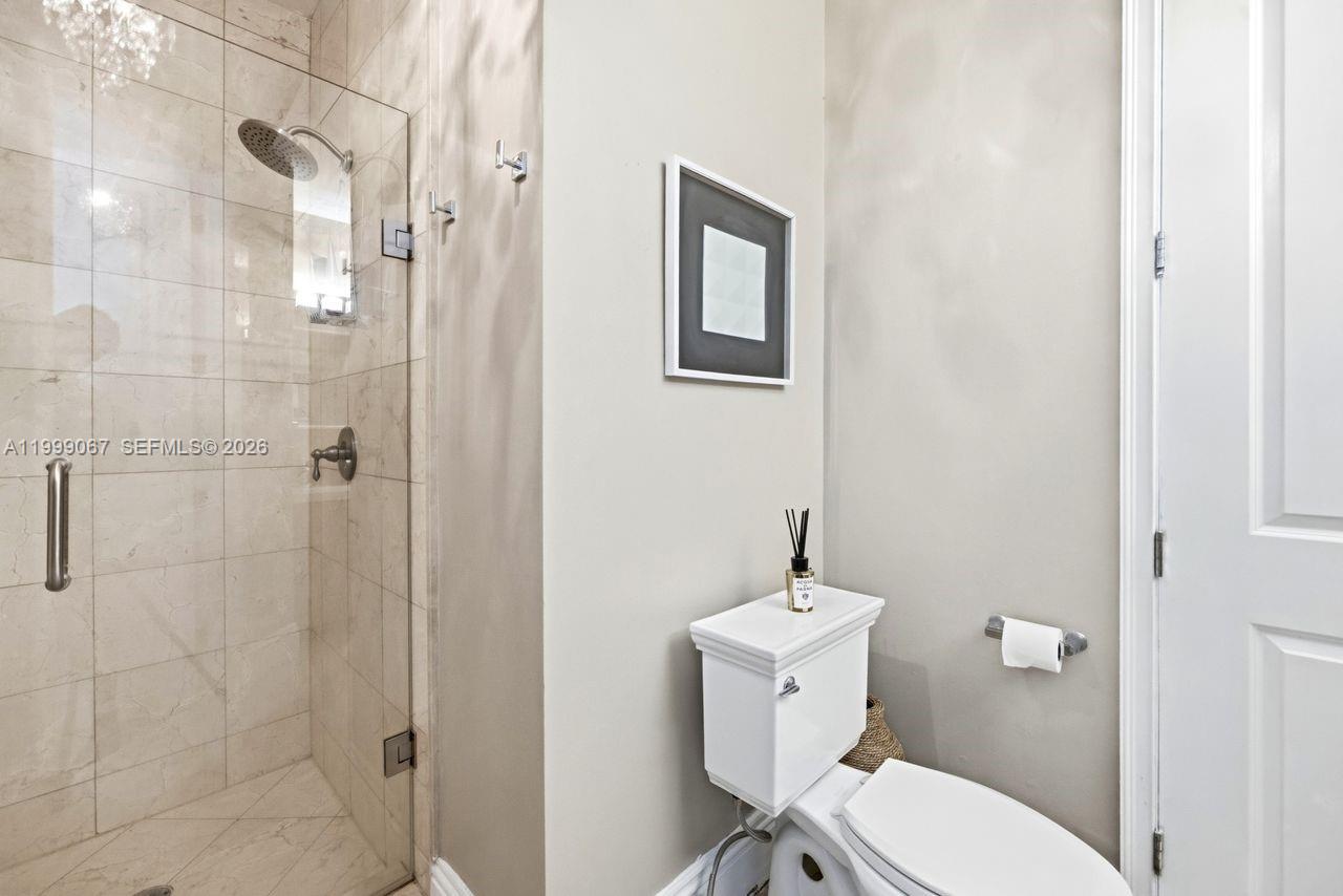 OAK RIDGE FALLS - Residential