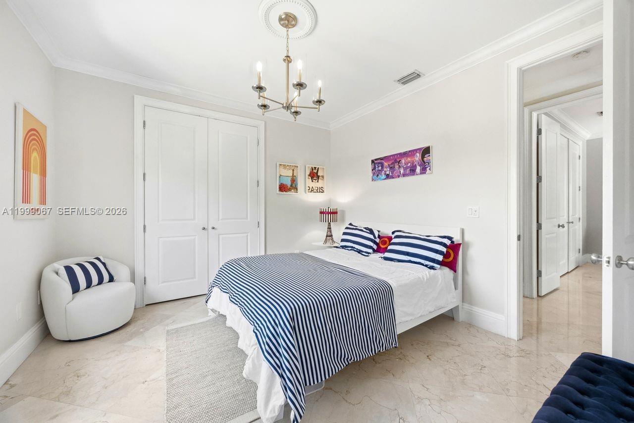 OAK RIDGE FALLS - Residential