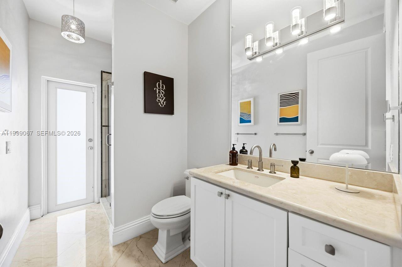 OAK RIDGE FALLS - Residential